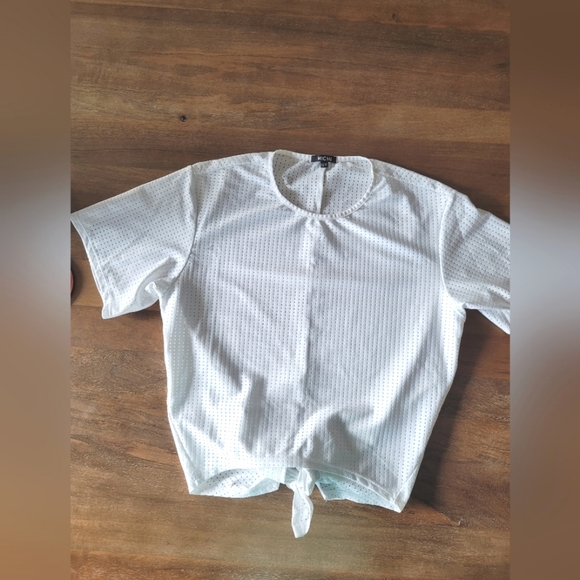 MICHI, Perforated Athletic/Athleisure Top with Optional Tie Back, White, Size XS - Picture 1 of 5